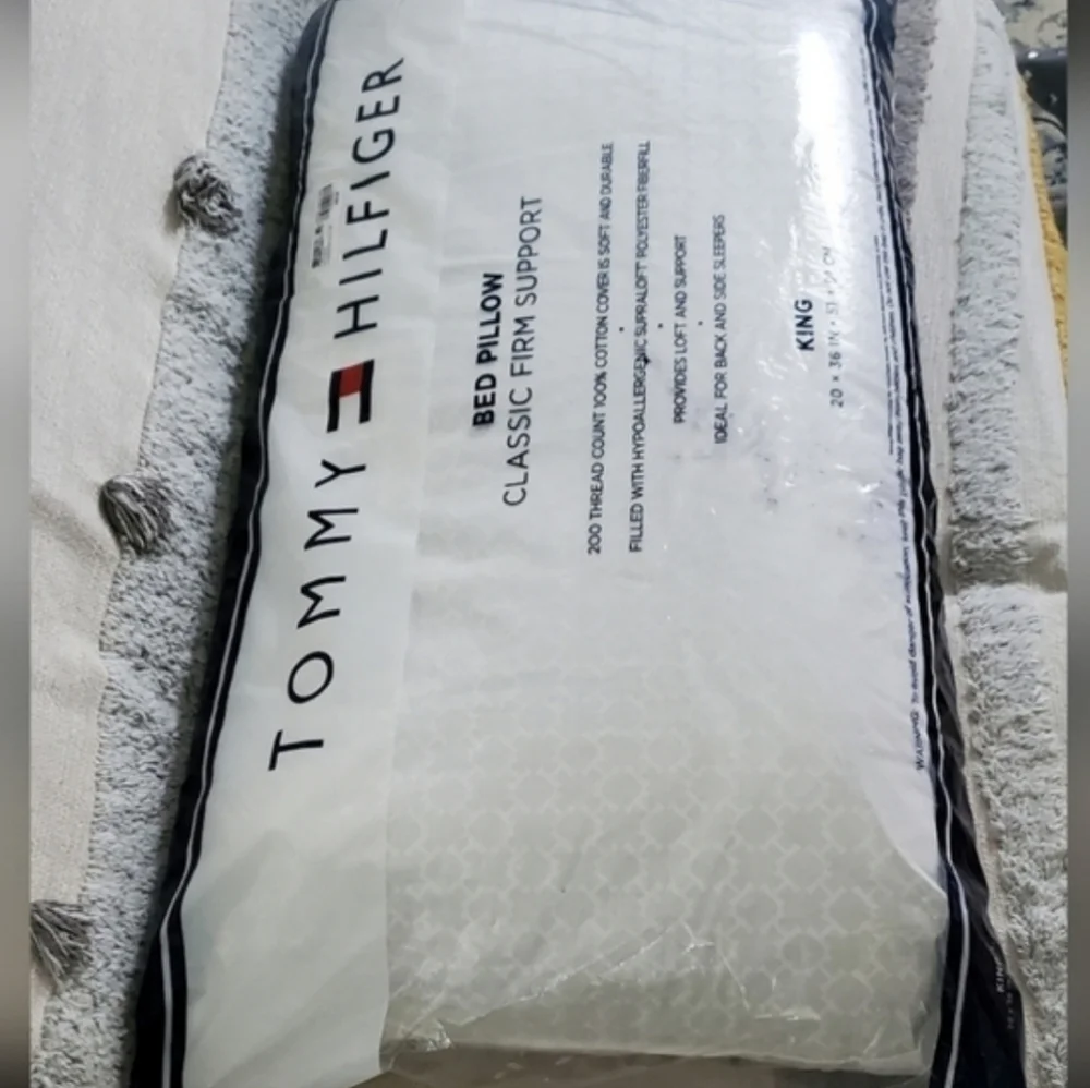 New Tommy Hilfiger White Bed Pillow -Classic Firm Support. King Size.